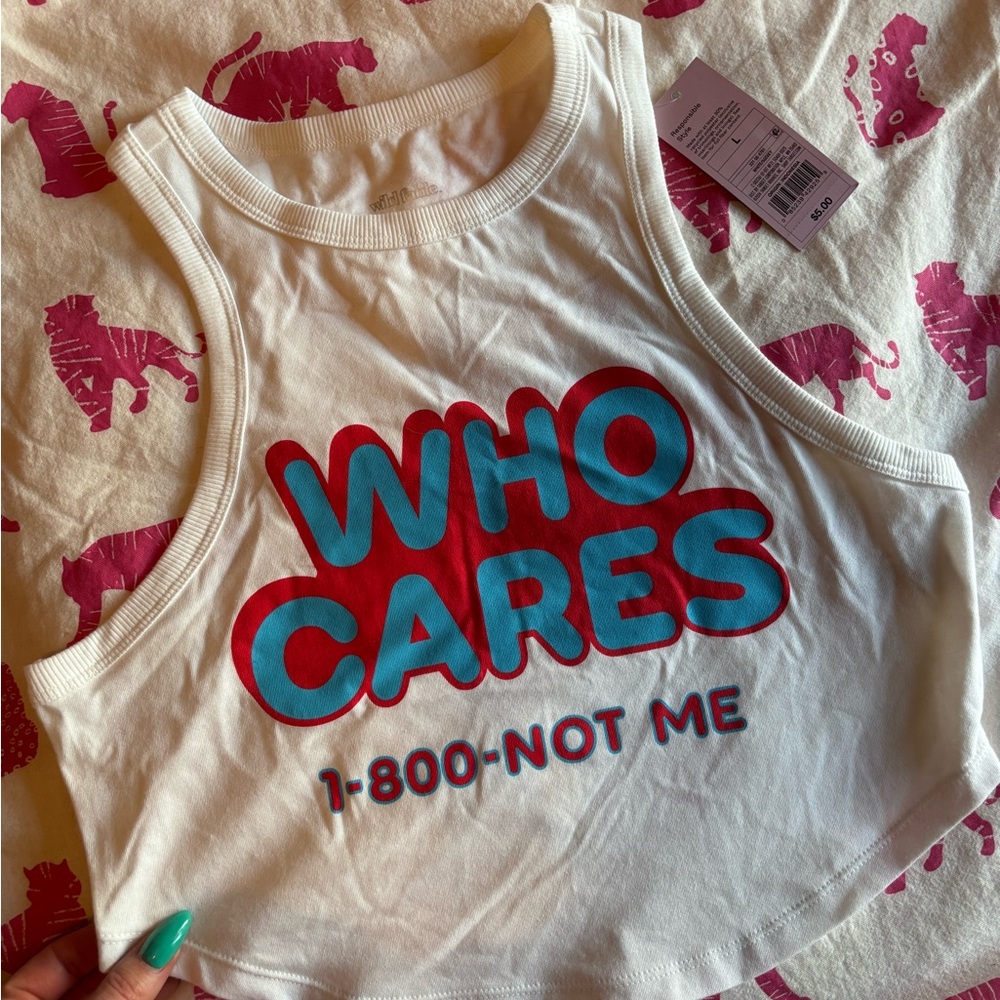 BNWT Wild Fable graphic crop tank SZ LARGE